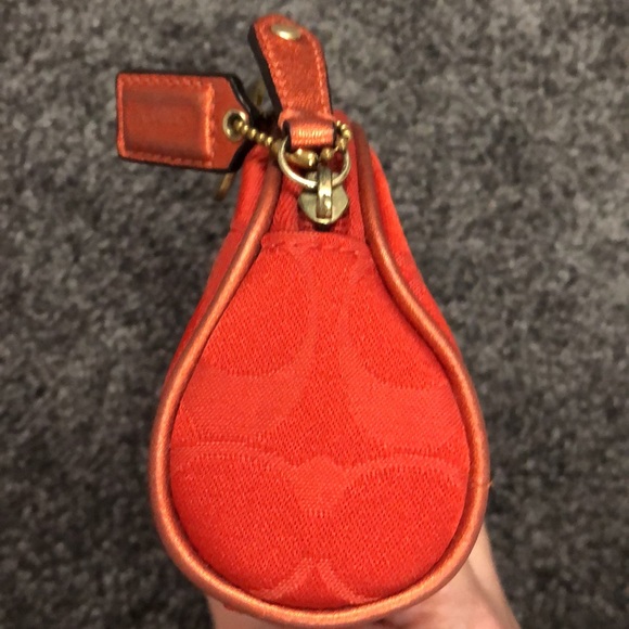 Coach/Estee Lauder red cosmetic pouch - Picture 5 of 11